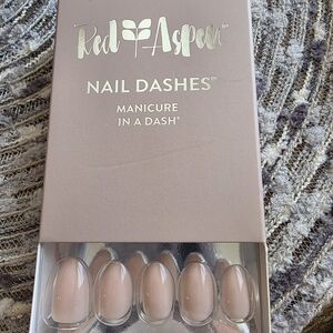 Red Aspen Nail Dashes